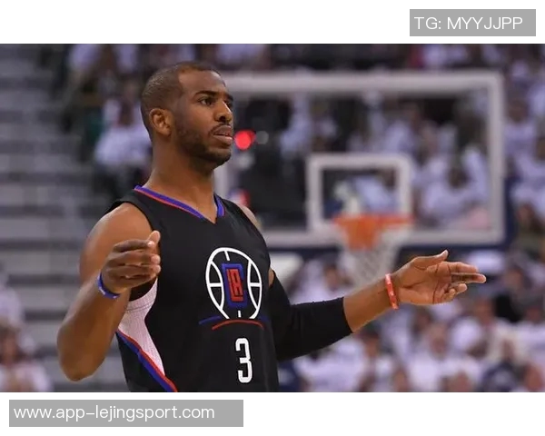 多支球队主动联系保罗探讨未来计划他始终保持训练状态