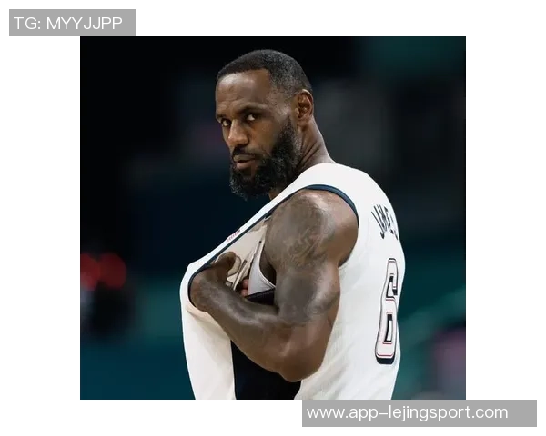 詹姆斯生涯总助攻数达13744次距离超越保罗仅差42次